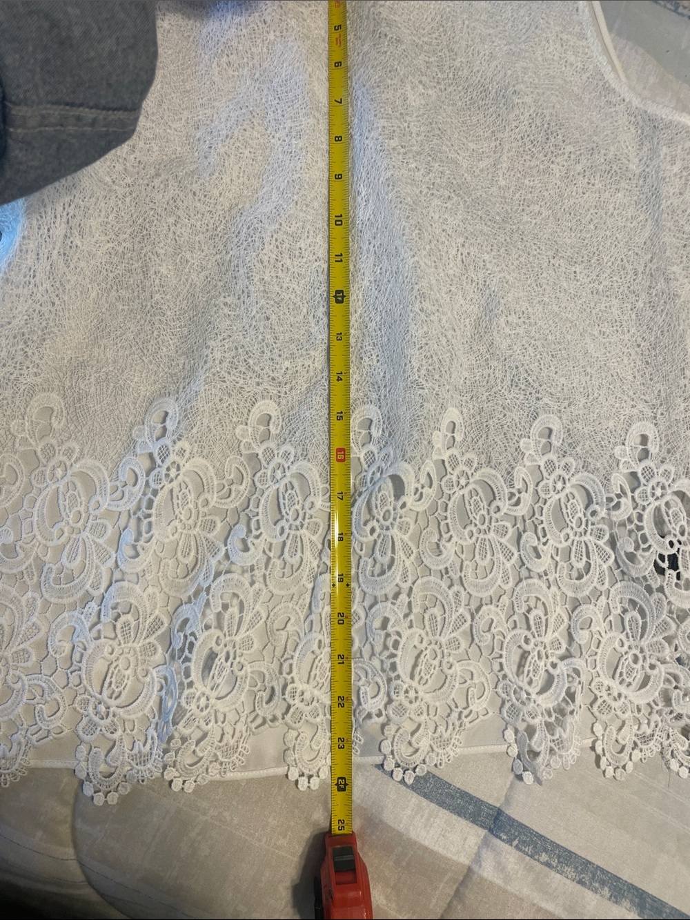Harve Benard Ivory Lace-Hem Sleeveless Tank - Picture 6 of 7